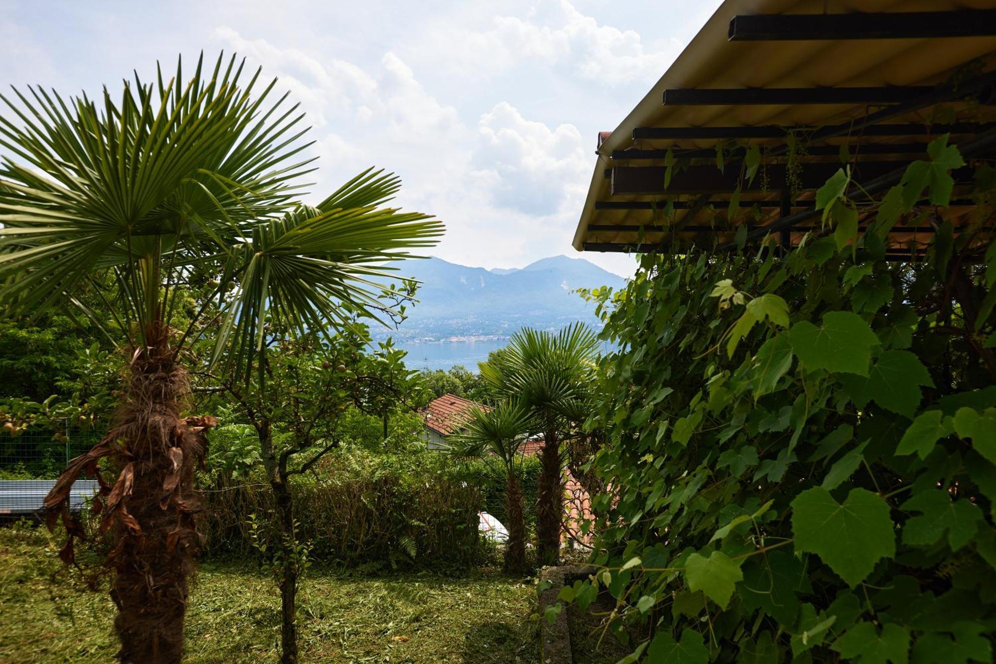 Villa Di Paese - Splendida Vista Lago Maggiore Oggebbio Luaran gambar