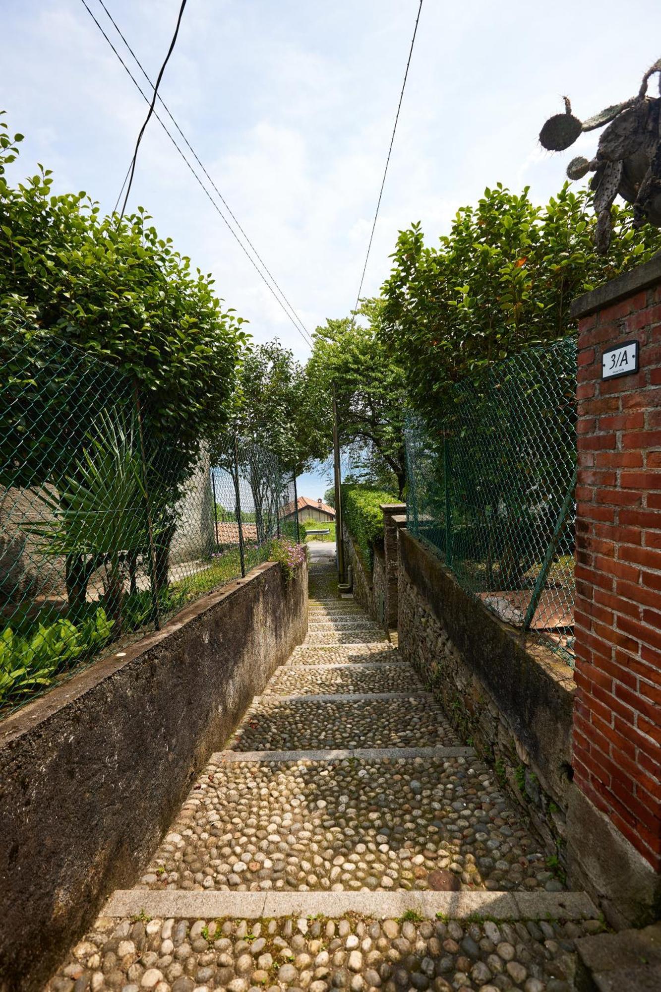 Villa Di Paese - Splendida Vista Lago Maggiore Oggebbio Luaran gambar