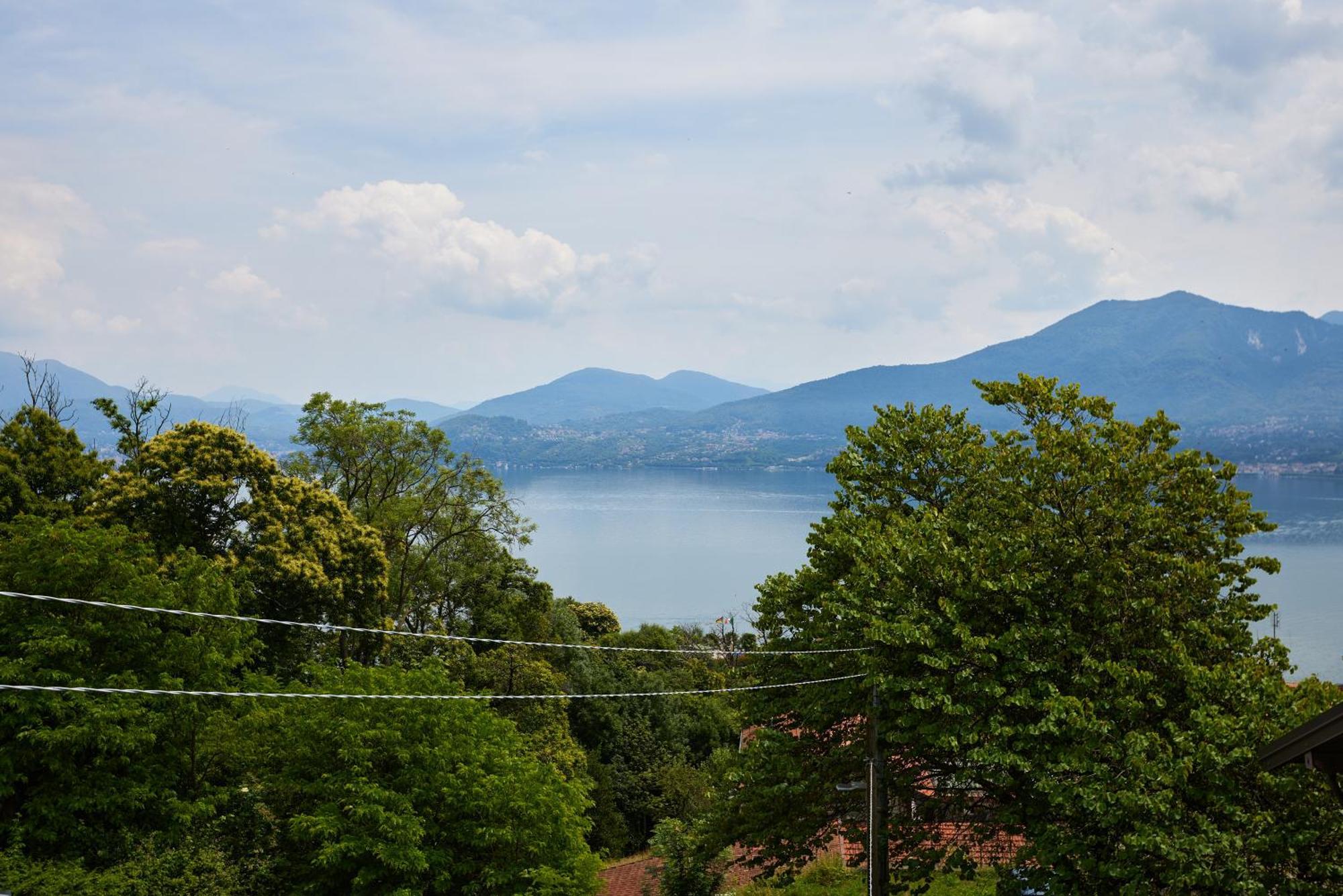 Villa Di Paese - Splendida Vista Lago Maggiore Oggebbio Luaran gambar